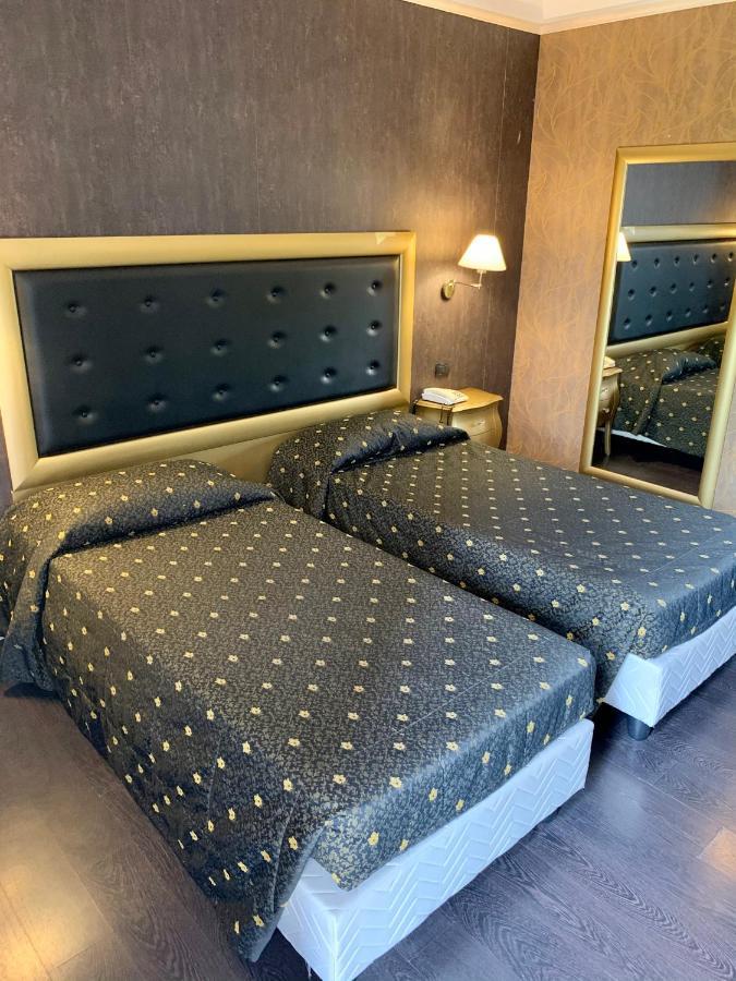Hotel - Motel Flower Гропелло-Кайроли Экстерьер фото