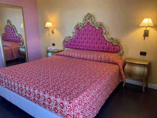Hotel - Motel Flower Гропелло-Кайроли Экстерьер фото